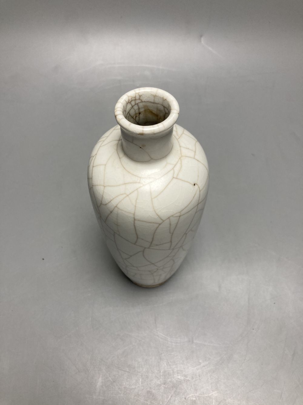 A Chinese crackleware vase, height 21cm